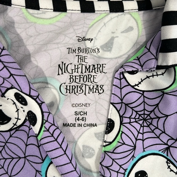 🔥Disney Purple Pajama Top with Whimsical Skulls🔥 - Picture 6 of 10